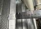 Sabuk Konveyor Tautan Pelat Stainless Steel Abu-abu Muda Dengan Baffle