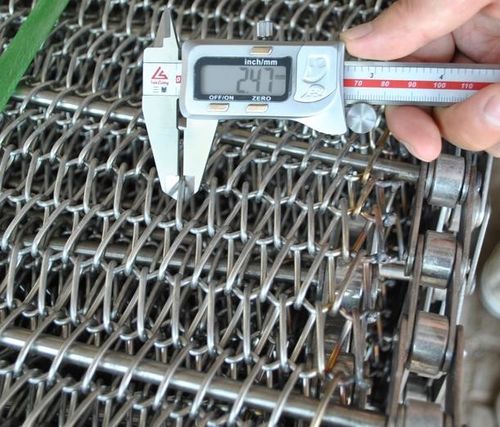 Latest company news about menyeimbangkan conveyor belt dengan dan tanpa rantai kirim ke Indonesia