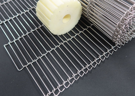 Harga yang bagus 2-10mm Black Silver Flat Edge Wire Mesh Belt / Wire Mesh Conveyor Belt on line
