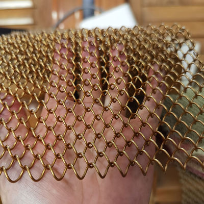 Harga yang bagus Ringan Berat Aluminium Chain Link Kain Metal Coil Wire Mesh untuk Partisi Ruang Spasi Divider Langit-langit Dekoratif Metal Curtain on line