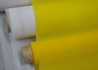 Harga yang bagus Putih / Kuning Sablon Kustom Kain Polyester 55 Thread Tanpa Perawatan Permukaan on line
