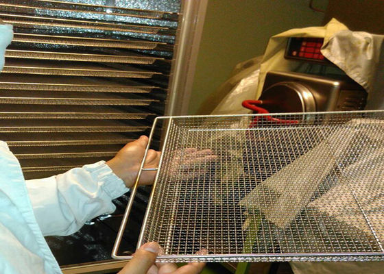 Makanan Kue Stainless Steel Mesh Tray Untuk Dehidrasi Sayuran 10-15mm Ukuran Lubang