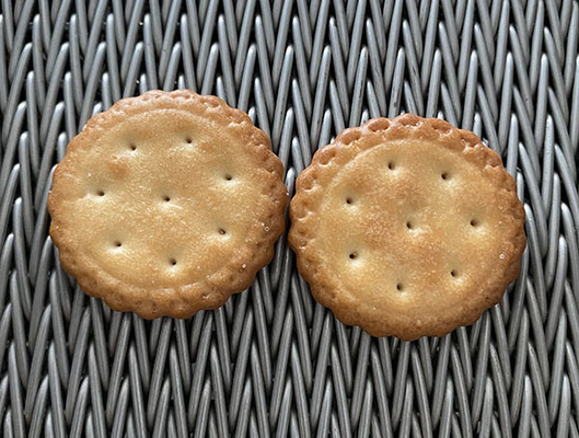 Biskuit bergulir datar Baking Komposisi logam tahan panas Balanced Oven Herringbone Wire Freezer Mesh Conveyor Belt