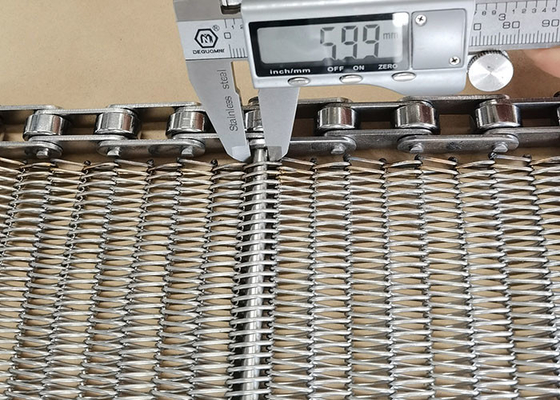 Bahan makanan kelas 304 stainless steel spiral wire mesh chain driven metal conveyor belt untuk oven tunnel kiln