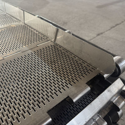 Panas tahan makanan stainless steel Perforated conveyor belt untuk oven terowongan
