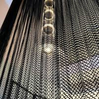 Sampel kustomisasi Hitam Warna Metal Curtain Net untuk Restoran Lounge Partisi Dekoratif Chain Link Pagar Mesh