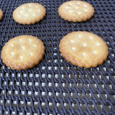 Harga yang bagus Bentuk Z Tahan Panas Terus Menerus Food Grade Stainless Steel 304 Logam Karbon Baking Conveyor Belt Biskuit Oven Wire Mesh on line