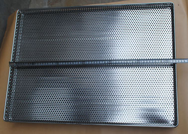 Harga yang bagus 18 * 25 inch, 18 * 26 inch Stainless Steel penuh berlubang persegi Baking Tray untuk makanan on line