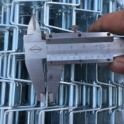 Harga yang bagus Sabuk Konveyor Wire Mesh Plat Galvanis Honeycomb on line