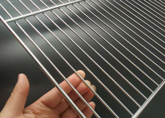 Ukuran Disesuaikan Dapat Digunakan Kembali Bbq SGS Wire Mesh Baking Tray Panjang 60cm